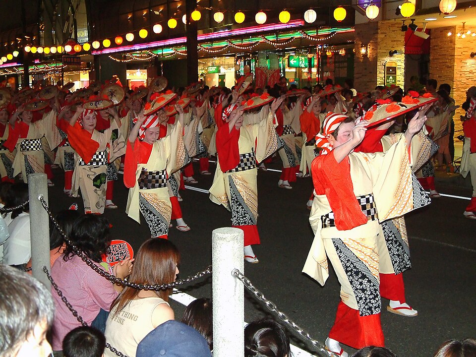 山形花笠祭的歷屆記錄照片,並非當屆活動現場。